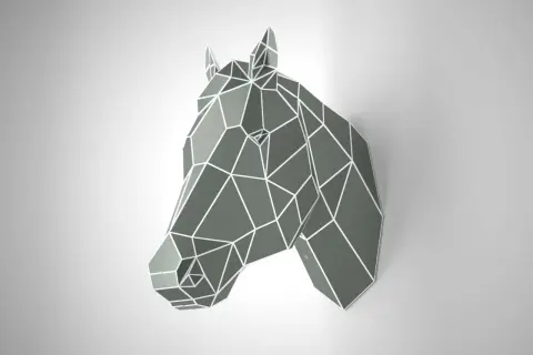 Geometryczny, szary koń z białymi liniami, jak zrobić konia z drewna.